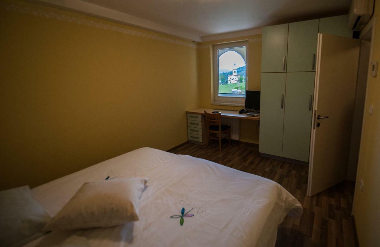 Hisa Posebne Sorte Kodreti Esterno foto